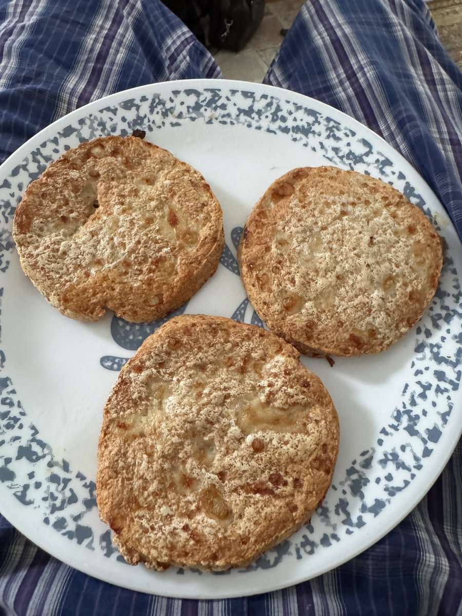 Carputing's tweet image. I cooked chicken burgers