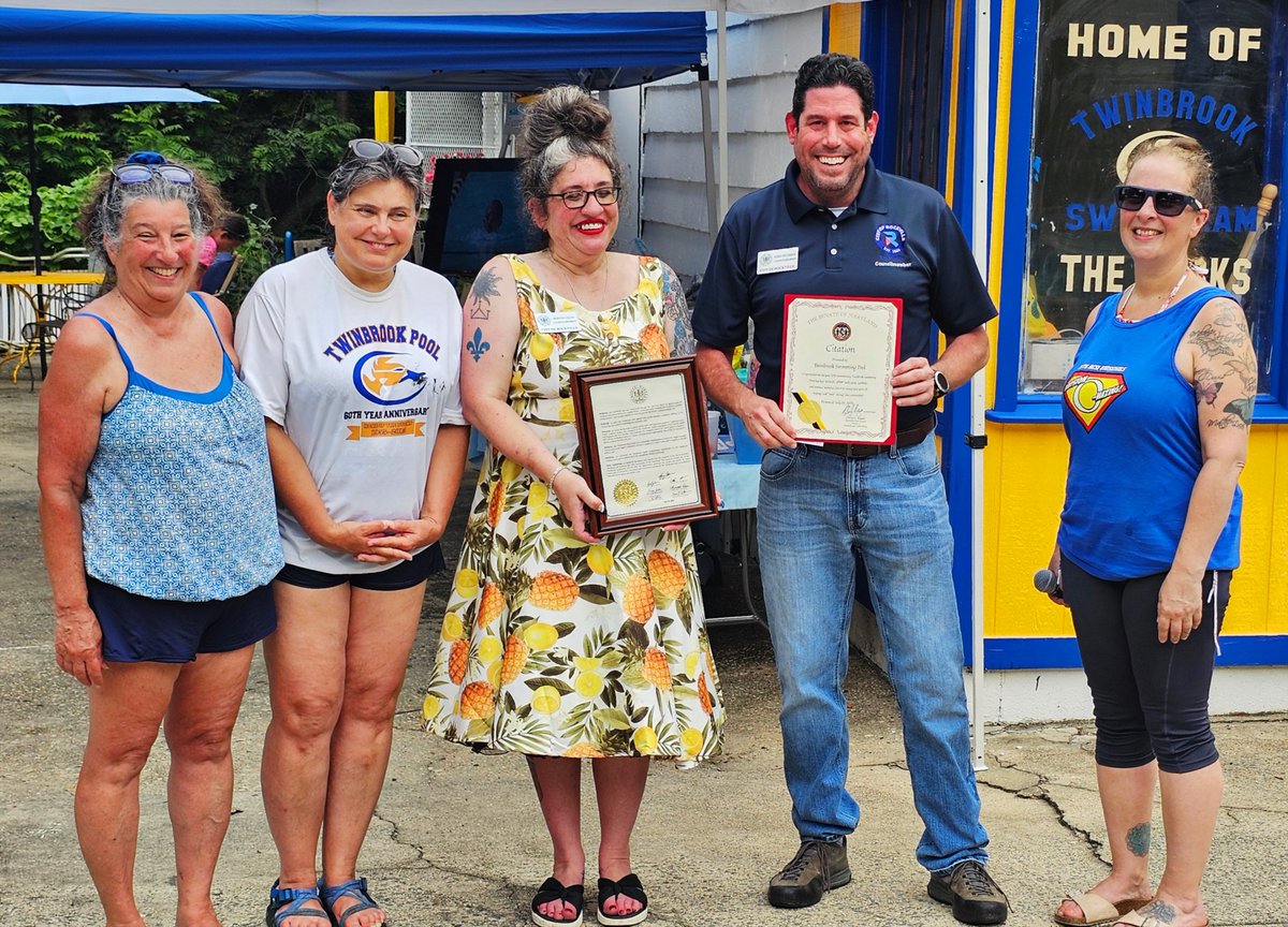 AdamVanGrack's tweet image. Thrilled to celebrate the 70th Anniversary of the Twinbrook Pool today! @MVforRockville & I presented Certificates of Recognition to the Twinbrook Pool from @Rockville411 & Sen. @CherylKagan! Here's to many more years of swimming at the fabulous Twinbrook Pool!