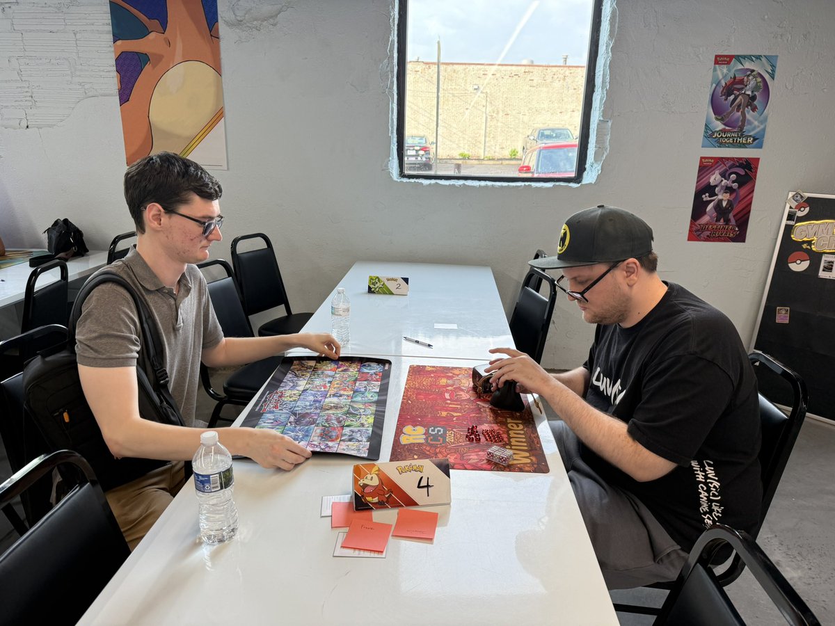FullGripTCG's tweet image. Top 4!
Rocket’s Zapdos/Muk vs Kingdra/Muk
Kingdra vs Sneasel Bats