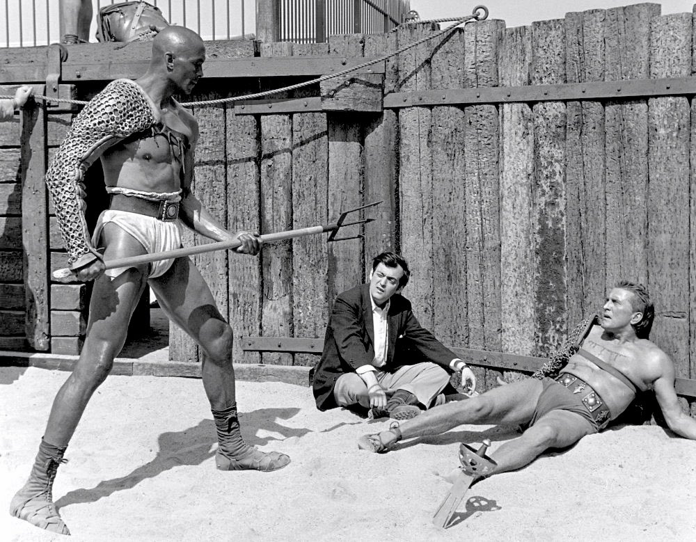 NevilleFChambe1's tweet image. Stanley Kubrick photographed on location in Spain with Woody Strode and Kirk Douglas rehearsing the iconic ‘fight to the death’ scene on the set of his multi Academy Award winning epic historical drama “SPARTACUS” (1960)
