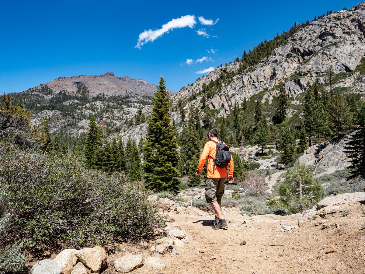 When you think of #SonoraPass, a classic overnight #backpacking 🎒destination is #ReliefReservoir. You'll see #KennedyMeadows, the #Stanislaus River, massive #granite faces and then it opens up to the reservoir. A beautiful sight in the summer.

👇
californiahighsierra.com/trips/beginner…