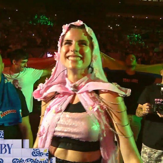 sabes que eres merecedora cuando ganas y te abuchean  👏🏼👏🏼👏🏼#LaVeladaDelAñoV