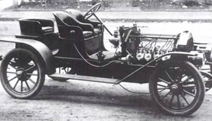davimustheidiot's tweet image. I find it weird how I accidentally predicted Jalopy, I kinda knew they weren’t gonna make a repaint of Jazz and call him Jalopy, but I weirdly thought it would be a new mold and transform into this