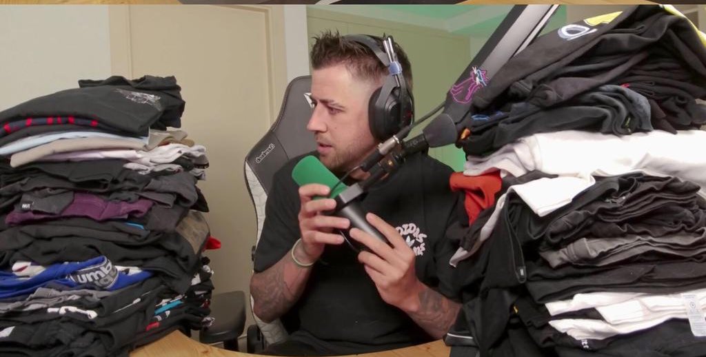 INS0LATION's tweet image. Definición de auron en la velada de este año
