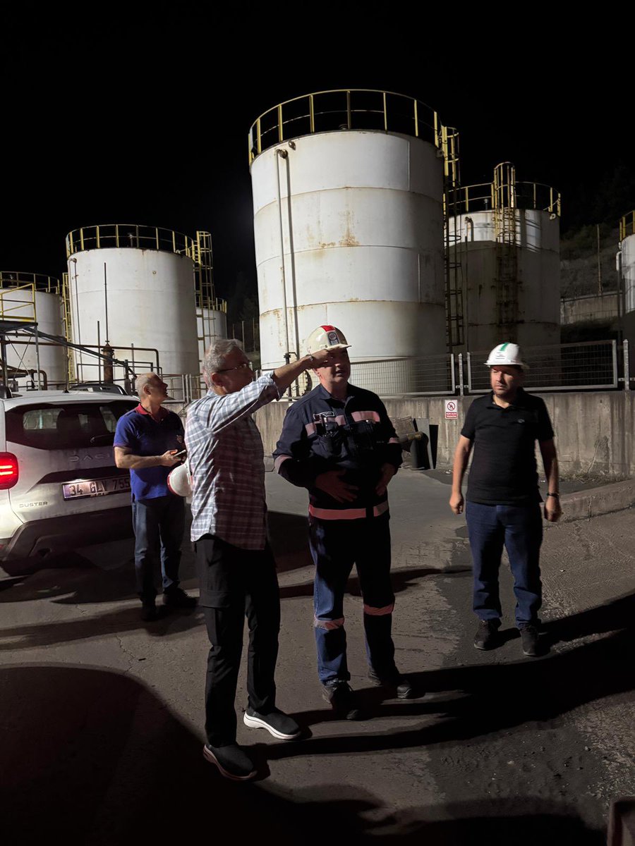 Karabük’ümüzde meydana gelen yangına devletimizin ilgili tüm birimleriyle birlikte müdahale sürmektedir. KARDEMİR olarak çevre güvenliği kapsamında gerekli tedbirleri alarak soğutma çalışmalarımıza devam ediyoruz. İnşallah en kısa sürede kontrol altına alınacaktır.