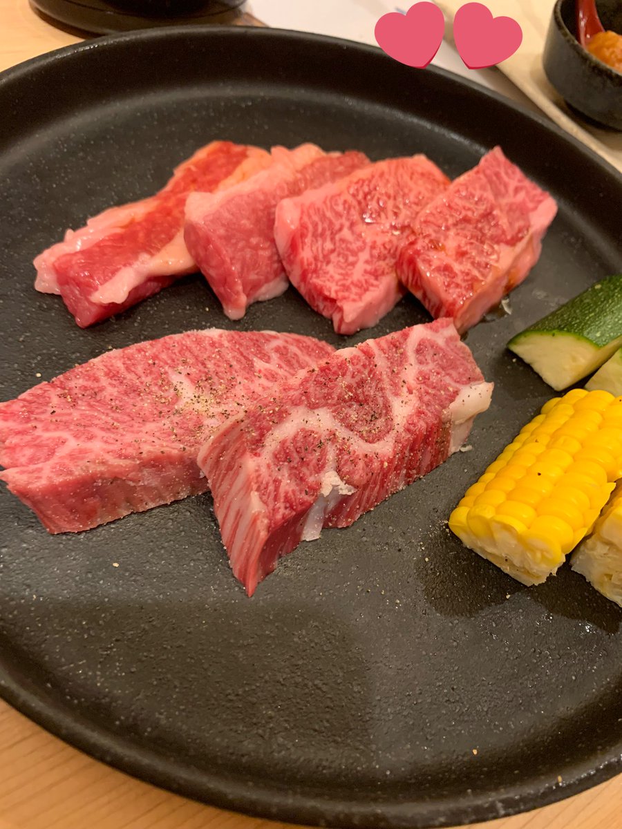 milktea02choco's tweet photo. 29w最終日は奮発してお高め焼肉食べてきた🥰美味しかった❤️
今日から30w！不妊治療中の辛かった日々のことを思うと身体は痛いけど幸せだなと思う。 https://t.co/4m2uHN5pbw