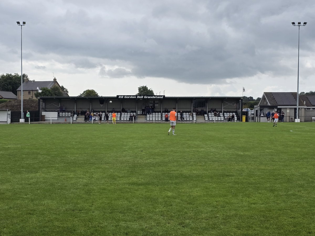 bradley_steve's tweet image. The 2nd of my 2 game South Down football jaunt today & it was @BangorFC again as the visitors- this time at 3rd tier @RathfrilandFC. Home team deservd 4-0 winners (no idea how strong the Bangor team was). I expected a bit more frm Iveagh Park tho. Moneyslane's pitch is much bettr