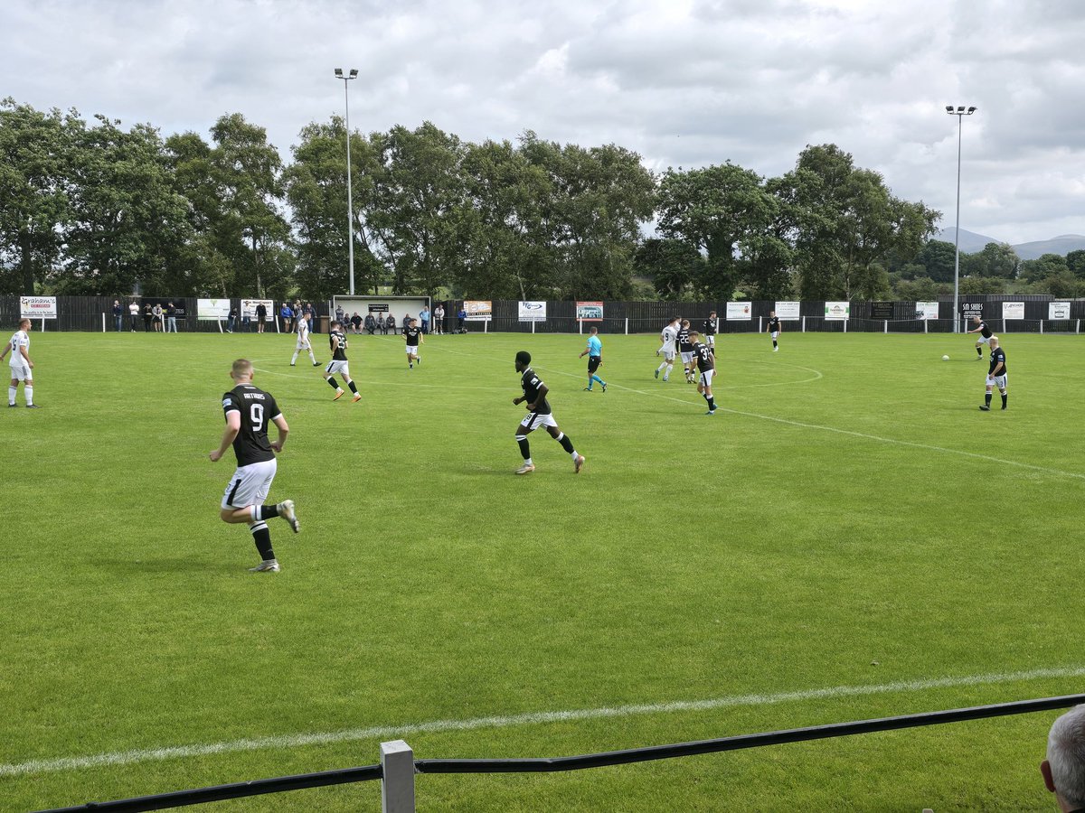 bradley_steve's tweet image. The 2nd of my 2 game South Down football jaunt today & it was @BangorFC again as the visitors- this time at 3rd tier @RathfrilandFC. Home team deservd 4-0 winners (no idea how strong the Bangor team was). I expected a bit more frm Iveagh Park tho. Moneyslane's pitch is much bettr