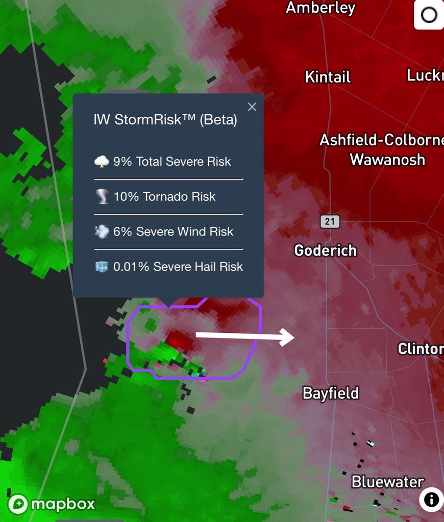 IWeatherON's tweet image. #ONStorm #ONwx Heads up, Goderich! This storm over Lake Huron has showed sustained rotation for several radar scans. 

Could be producing a waterspout as it tracks towards the shoreline just south of Goderich.

IW StormRisk shows a 10% tornado risk with this cell

Please seek…