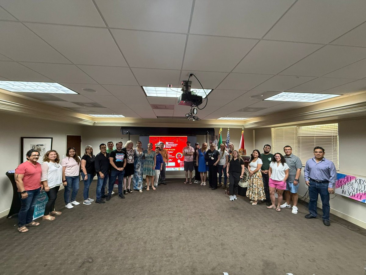 ConsulMexOrl's tweet image. Hoy en el Consulado de México en Orlando🇲🇽 se llevó acabó la presentacion del programa de nuestro 10° Festival Mexicano de Cine y Cortometrajes en Orlando, en donde se proyectaron los cortometrajes de la categoría Inclusión:
1. Acuitzeramo🎬
2. La tragedia de un momento🎬
3.…