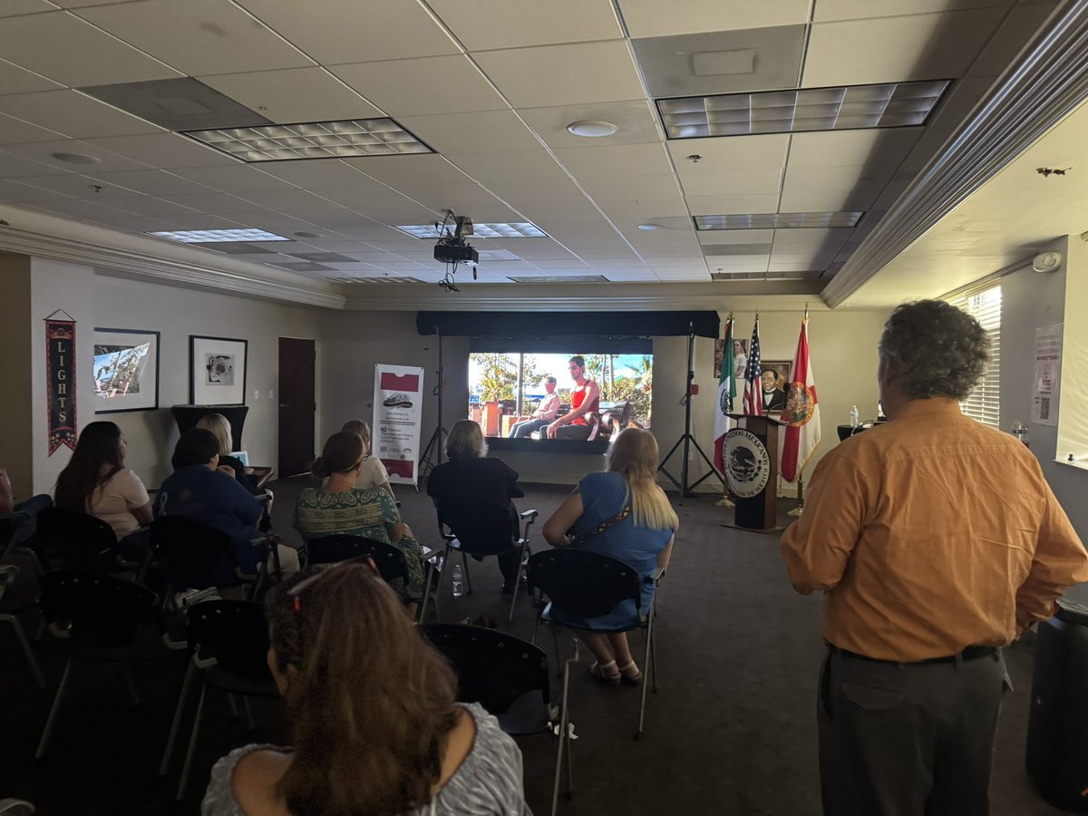 ConsulMexOrl's tweet image. Hoy en el Consulado de México en Orlando🇲🇽 se llevó acabó la presentacion del programa de nuestro 10° Festival Mexicano de Cine y Cortometrajes en Orlando, en donde se proyectaron los cortometrajes de la categoría Inclusión:
1. Acuitzeramo🎬
2. La tragedia de un momento🎬
3.…