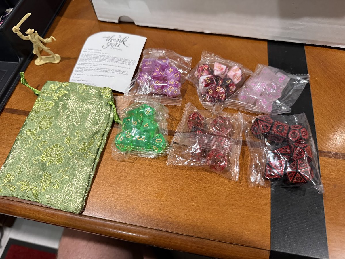 ShanghaiSix's tweet image. Maaaaaaaaaaaaaaay have been scammed a smidge by the folks over at Dice Legend (hey, no social media, that's a sign).
But I had to try, the "store going out of business, just pay shipping and handling" was too good to not try.