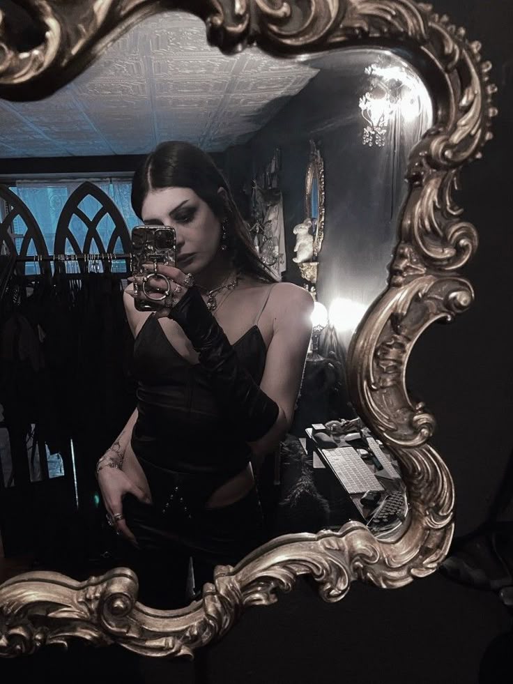 gothterroraura's tweet image. 