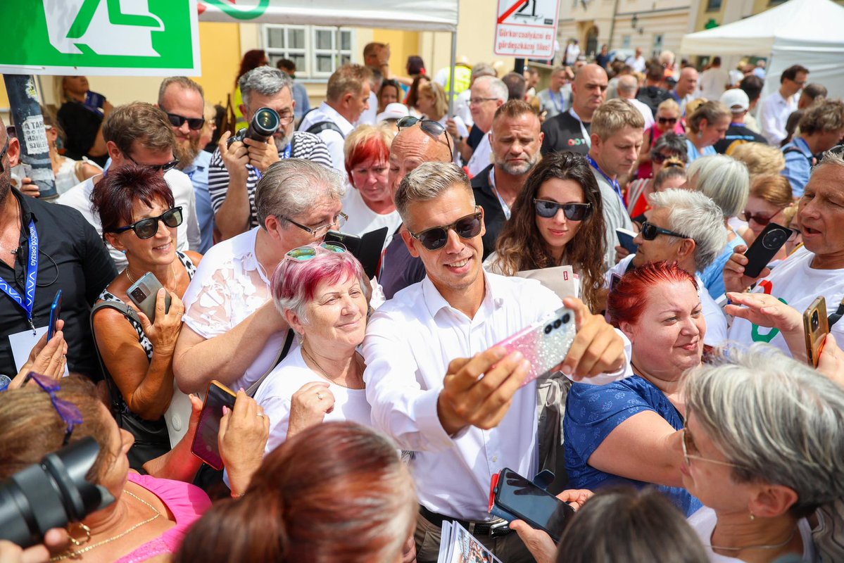 magyarpeterMP's tweet image. Thank you, Székesfehérvár! Thank you to everyone who came despite the great heat.
Our country’s place has always been, and will remain, in Europe.❤️🤍💚