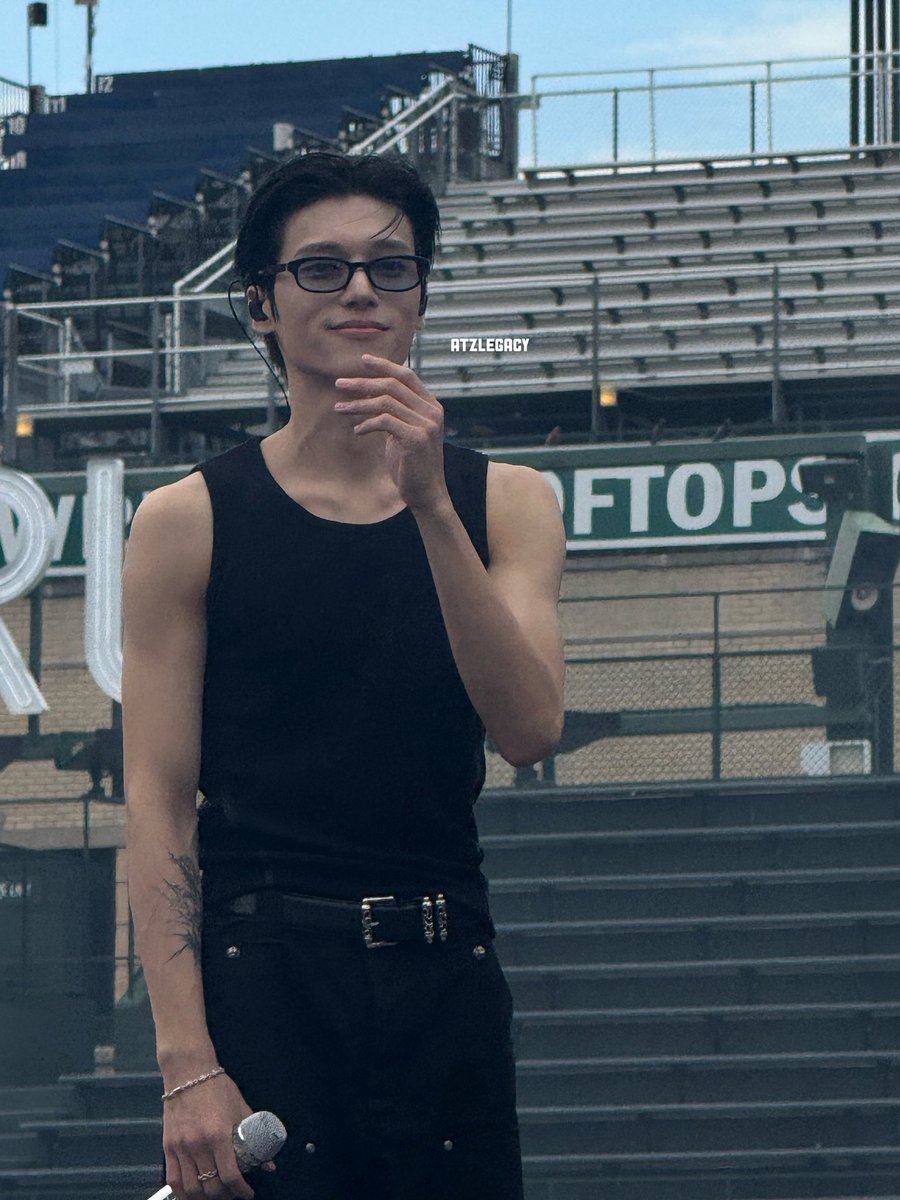 atzlegacy's tweet image. wooyoung looks too good
#ATEEZTour #ATEEZ #ATEEZinChicago
#In_Your_Fantasy #ATEEZInYourFantasy