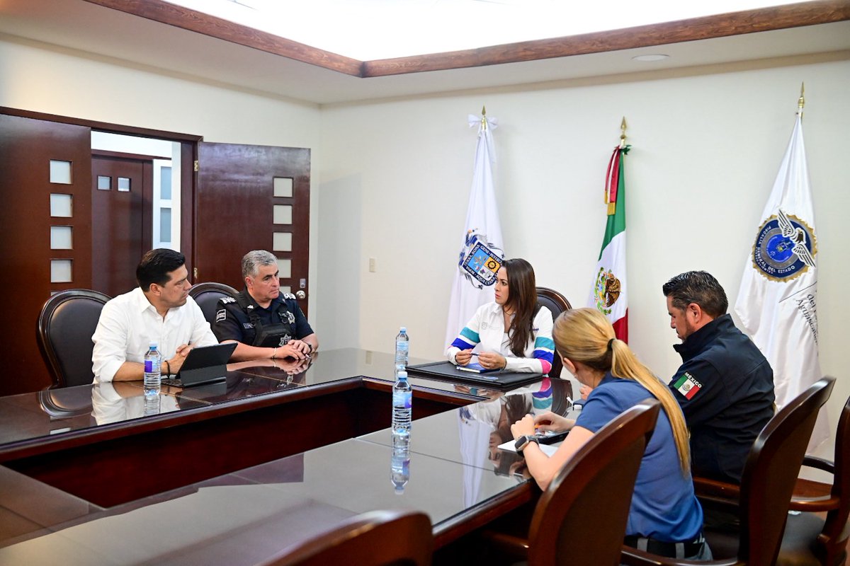 FUERZA Y COORDINACIÓN POR LA SEGURIDAD DE AGUASCALIENTES

Debido a las recientes detenciones que se hicieron esta mañana en Rincón de Romos, sostuve una reunión con la Fiscalía del Estado de Aguascalientes, Secretaría de Seguridad Pública y el alcalde Leo Montañez, con quienes