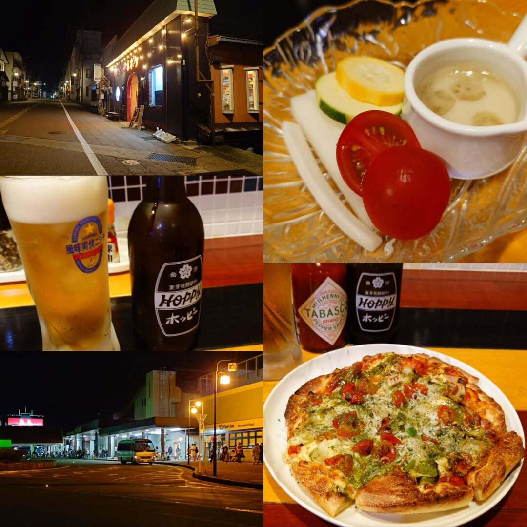 waskaz's tweet image. 今朝、うどんひと玉食べただけだったので、夜はネボケ。
シラスとトマトのピッツァ。もう11時半ですが、全然食べてなかったので、食べとかないと。カリッとした記事も美味しいです。あ、もう1時前。寝ます。