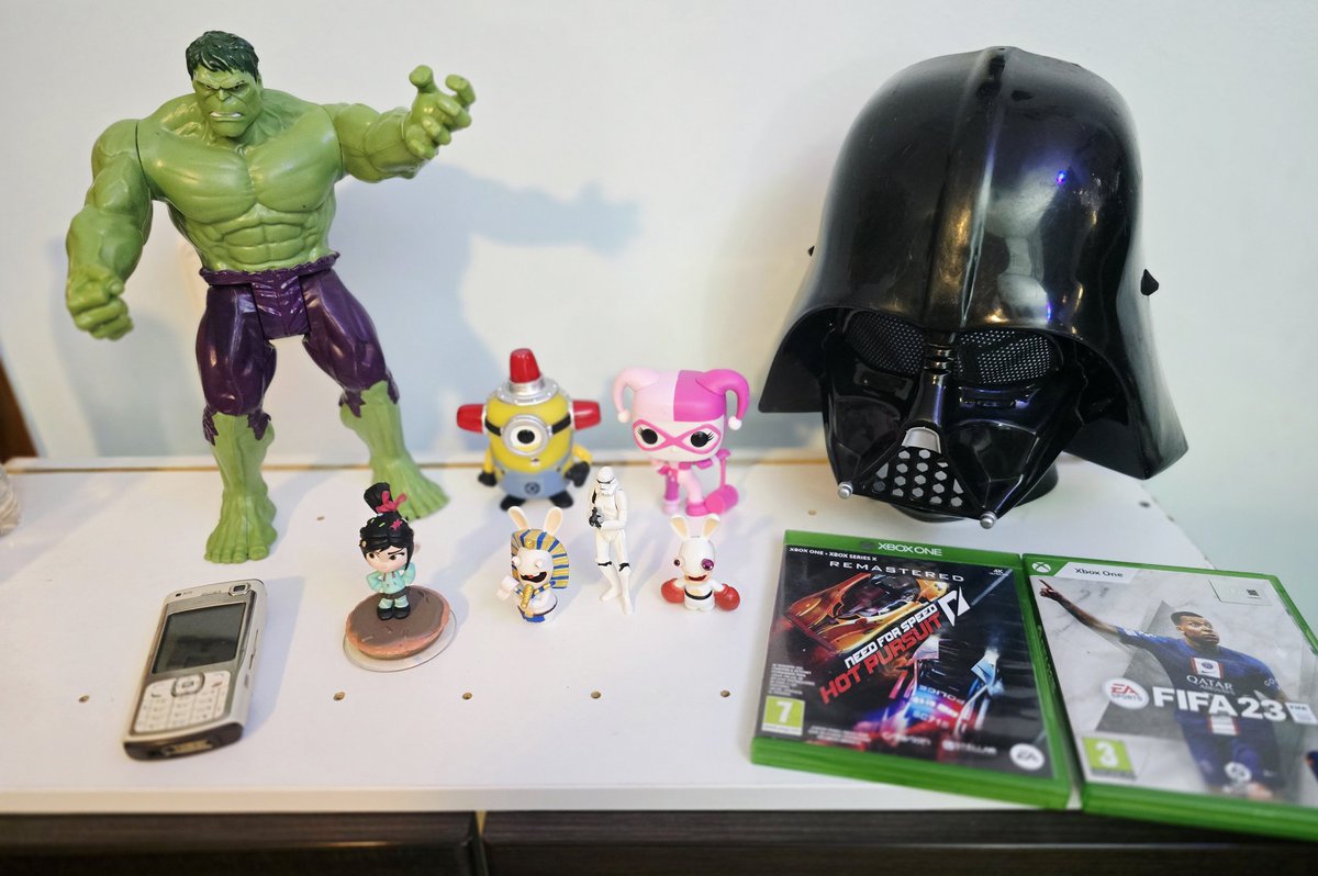 TheXXLMAN's tweet image. Hoy ha tocado bichear compras frikis en un rastro de antigüedades.
Eso sí, un alegro encontrarnos a uno de nuestros CANALLAS vistiendo la camiseta de #CanallaCON
#Respect hermano
