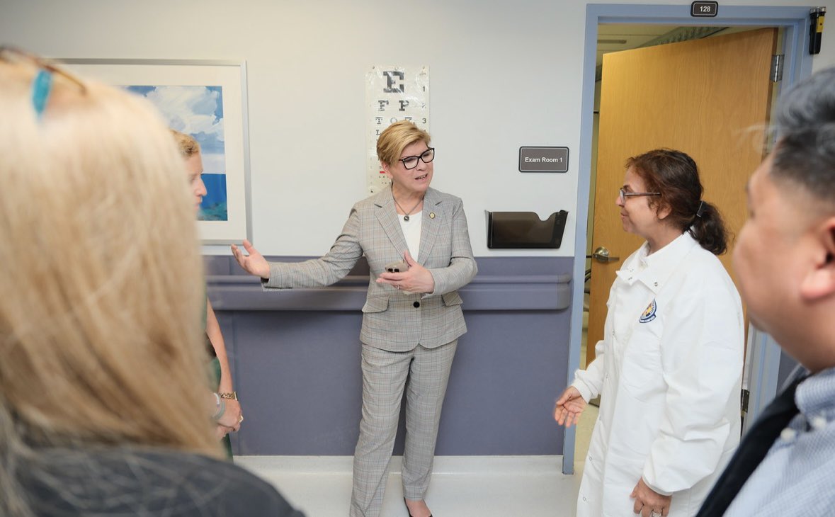 RepNellie's tweet image. This week I visited the Paterson VA clinic with @RepDWStweets to thank the staff for their vital work and ask what they need from Congress. We reiterated our opposition to massive proposed Trump admin cuts to the VA and our shared support for the VA and VA staff.