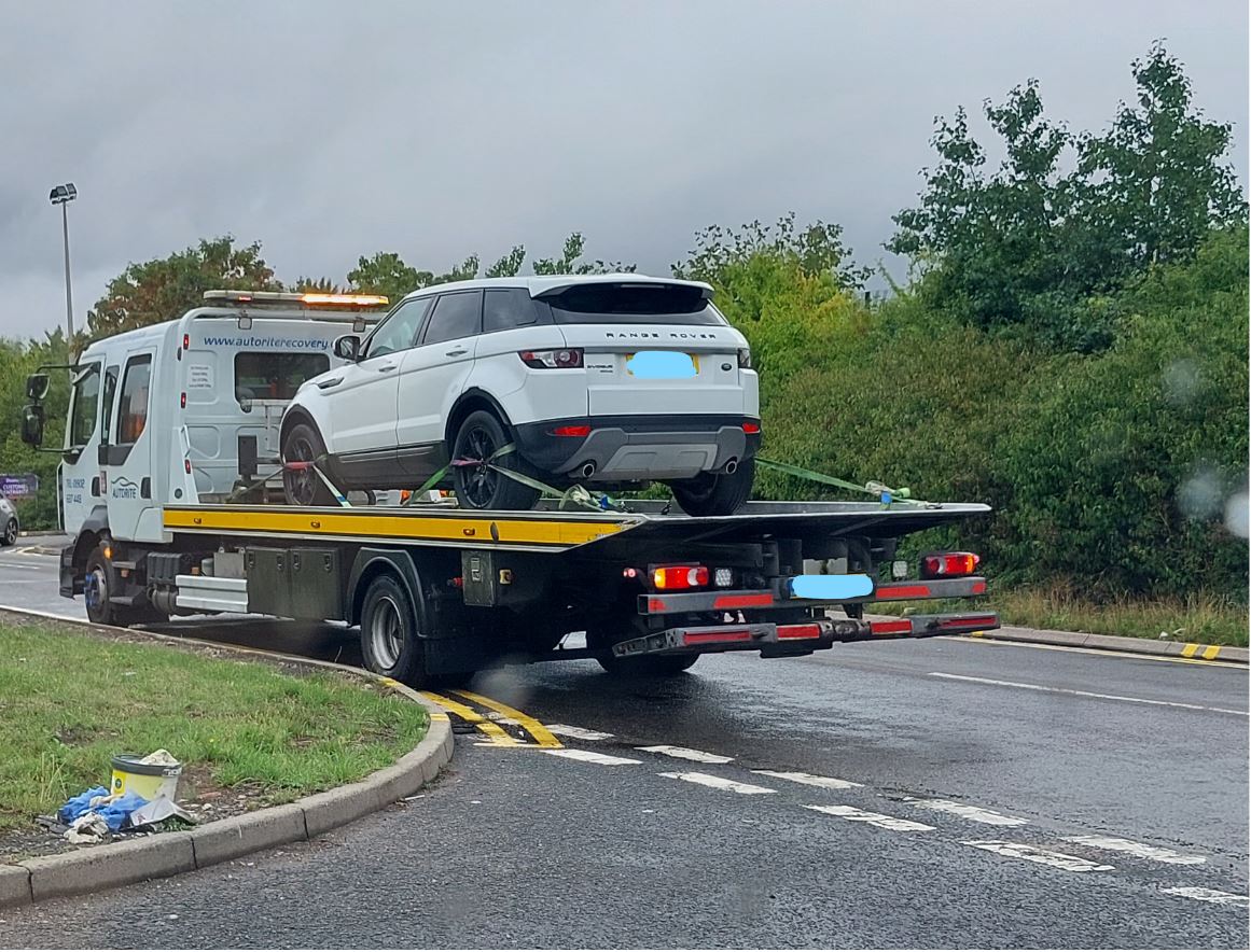 WednesburyWMP's tweet photo. Another vehicle seized by Wednesbury NHT for no insurance. Driver also had no licence.... 🤦‍♂️🤦‍♂️🤦‍♂️🤦‍♂️ #ItCantGoOn #ItCan https://t.co/4ZB7RHY2r5