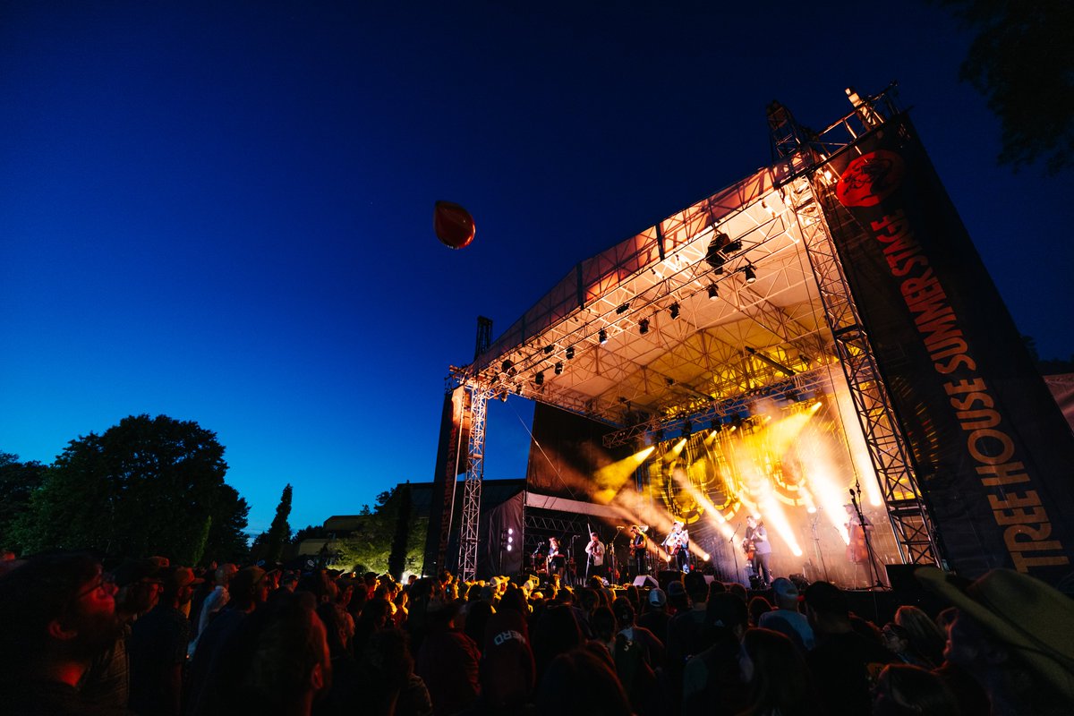 Trampled by Turtles (@tbtduluth) on Twitter photo Our time in New England has been great - see you tonight in Maine, one of our favorite states.
📸 @/JaredHerm_ @/TreeHouseLiveMusic on IG Our time in New England has been great - see you tonight in Maine, one of our favorite states.
📸 @/JaredHerm_ @/TreeHouseLiveMusic on IG