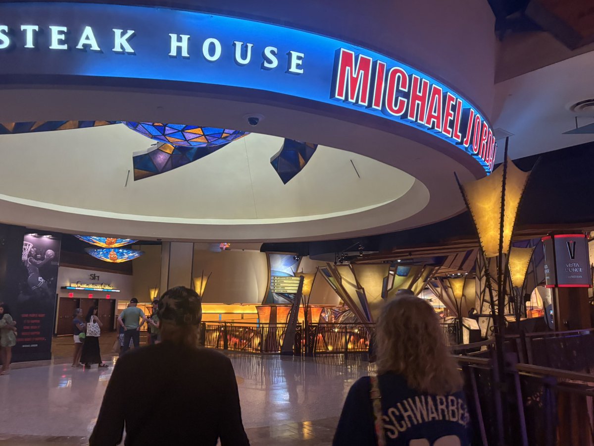 KBarefoot10's tweet image. Time to eat 🙌 #MJ23