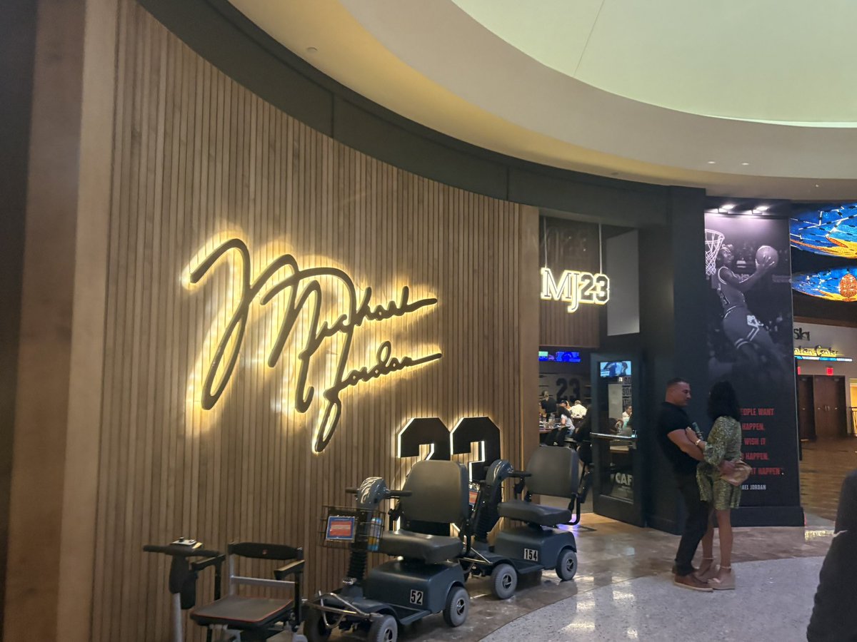 KBarefoot10's tweet image. Time to eat 🙌 #MJ23