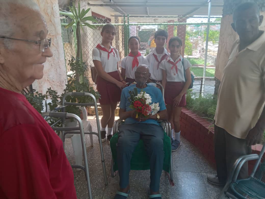 En el día de hoy se visito al combatiente del Moncada Cartaya y autor del himno #CubaViveEnSuHistoría