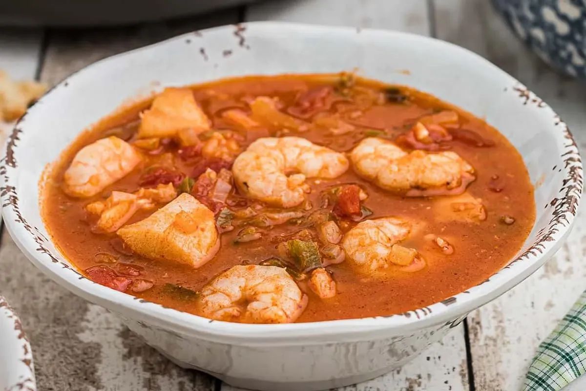 williamlstuart's tweet image. Another quick and easy dinner for your menu. This time it's Quick and Easy Seafood Stew. Shrimp and Cod in a tomato-based broth that is ready in about half an hour! @Lanas_Cooking
buff.ly/k33Sh9n
#Foodies #seafood #easyrecipes