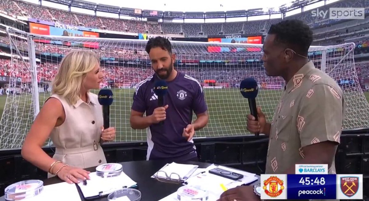 AllForUnited's tweet image. 🚨🗣️ Rúben Amorim on Matheus Cunha:

&quot;He played more or less in the same system in the last club. He&apos;s a top player, can play in different positions. He&apos;s really loud in the dressing room. He&apos;s Brazilian. So I love that on him.&quot; via NBC.

#PLSummerSeries #MUTOUR25 #MUFC