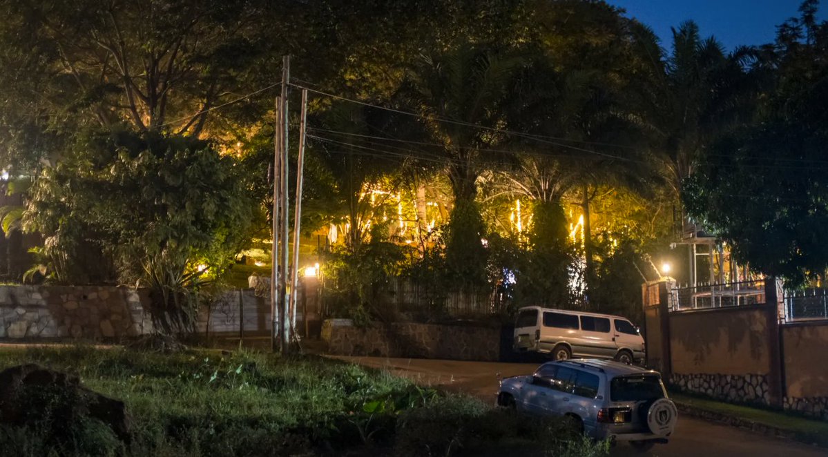 rosewdc's tweet image. Inside marxist Zohran Mamdani’s posh wedding bash at secluded Uganda compound — complete with phone jamming system, armed guards
See: bit.ly/477M1Bg
Socialist NYC mayoral frontrunner Zohran Mamdani celebrated his recent nuptials with a lavish, three-day affair at his…