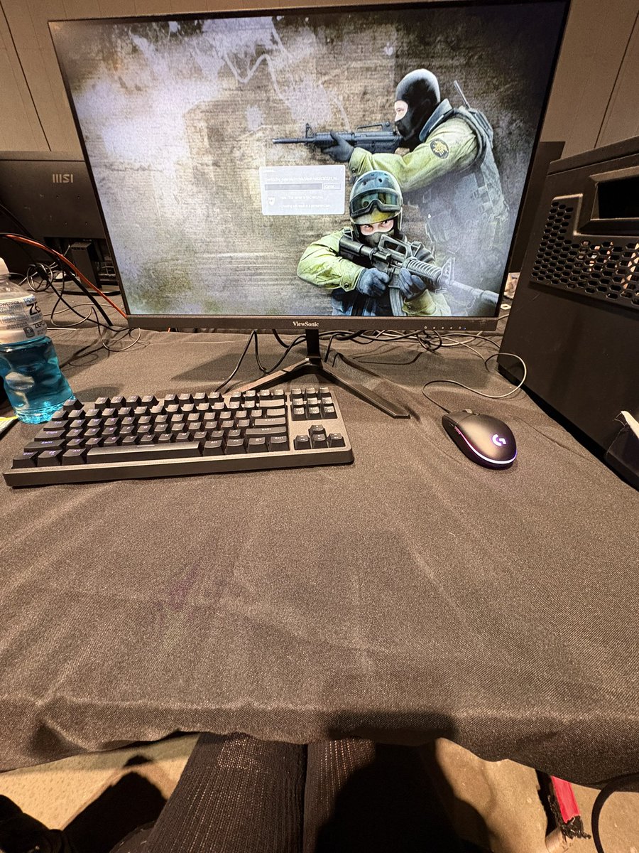 ny4nkuu's tweet image. this con sucks