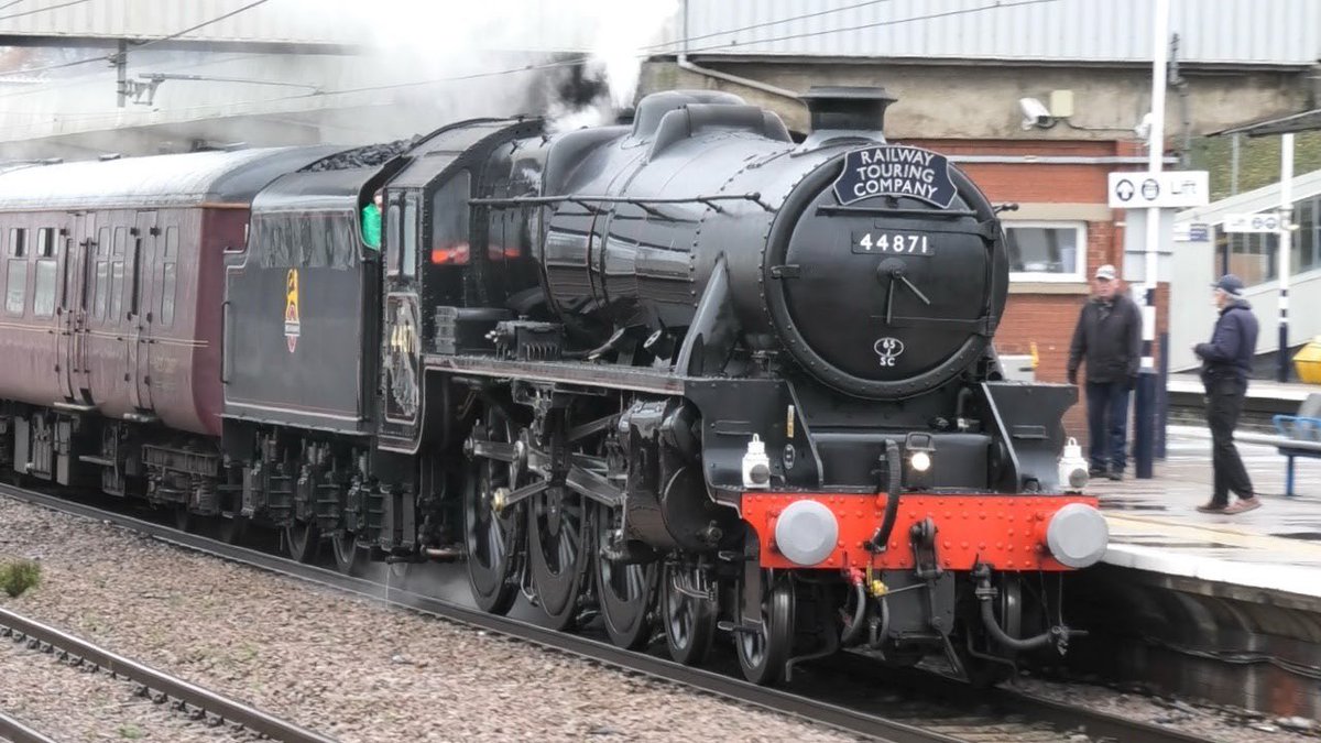 That_1_guyuh's tweet image. Hypothetically what if I made Henry but drummed down the side of the bufferbeam to look more like a Black 5