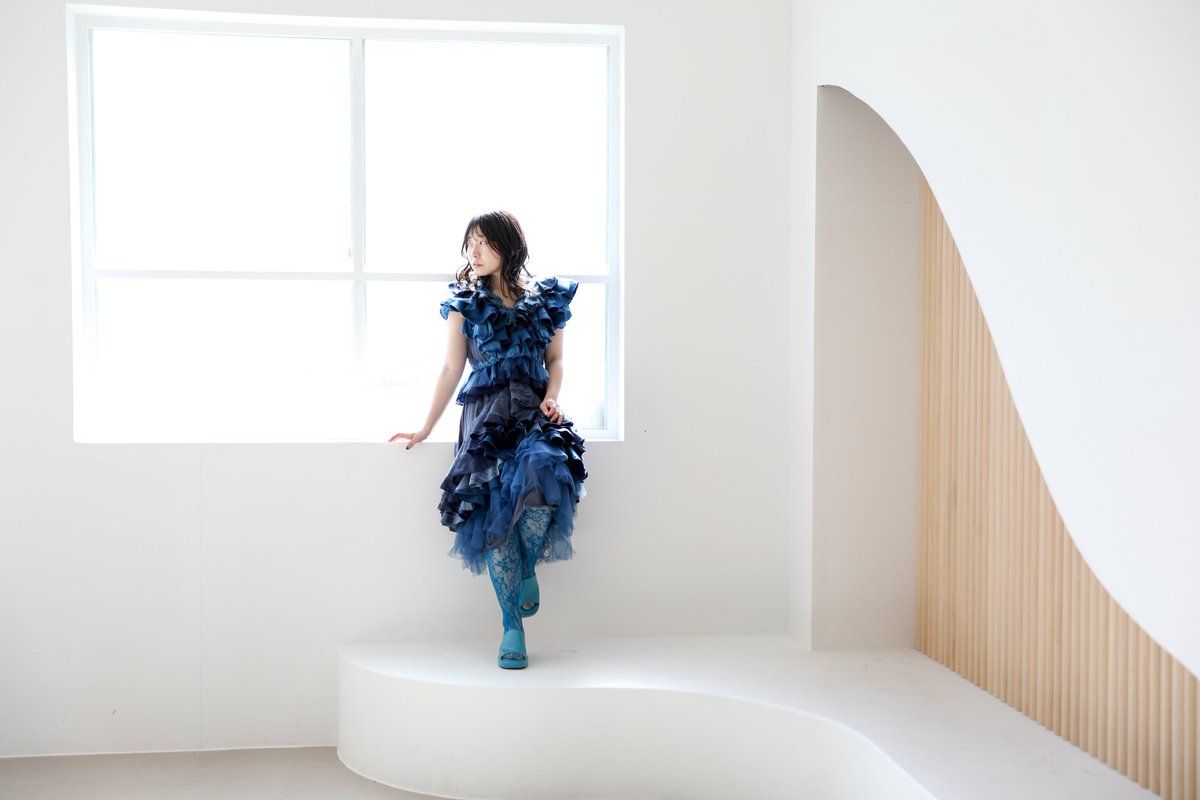 窓。

<a href="/umiiiii17/">白川うみ</a>
