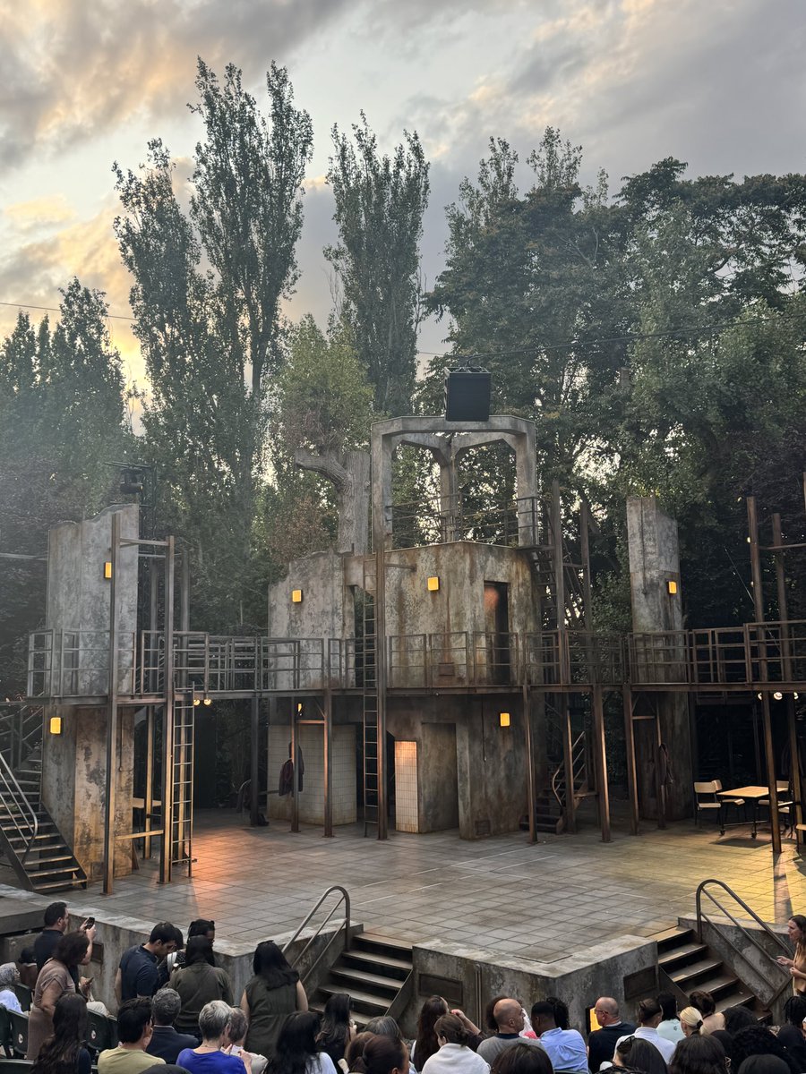 msybibi's tweet image. Day 1 of Summer 2025!
We watched an adaptation of @malorieblackman #NoughtsAndCrosses on its closing night.
Perfect start to the summer holiday!