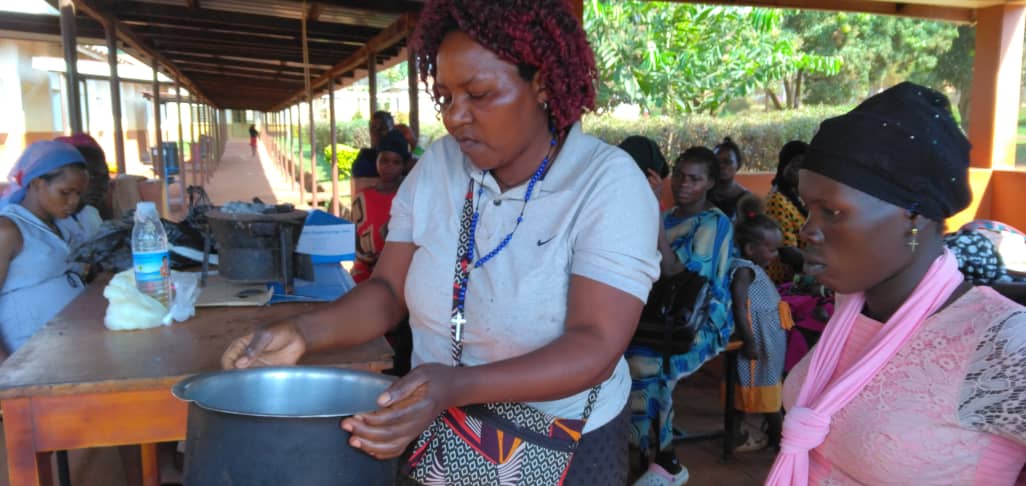 RotaractAcacia's tweet image. To afford life requirements is a lifetime challenge. However having a source of income can relieve that burden. Of the activities we have today in Budondo was to equip community members with skills on how to generate income, these included shampoo,soap making among others.