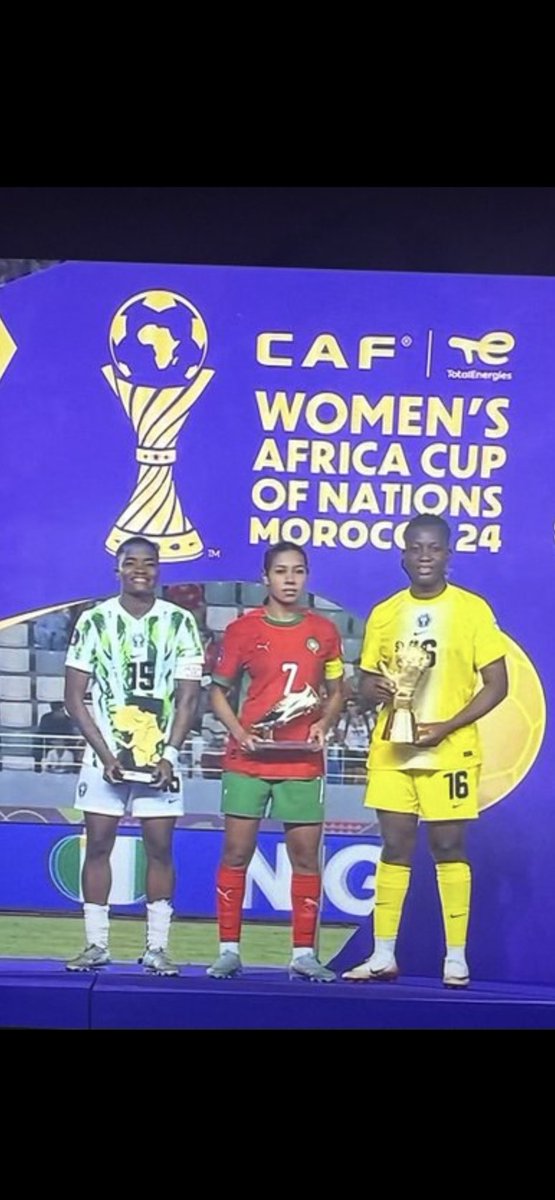 papichulo4224's tweet image. Back to back MVP win for baller Rashidat Ajibade
Such a baller, naija Star girl 🌟
Congratulations to the captain of the Super Falcons Ajibade 👑
#WAFCON