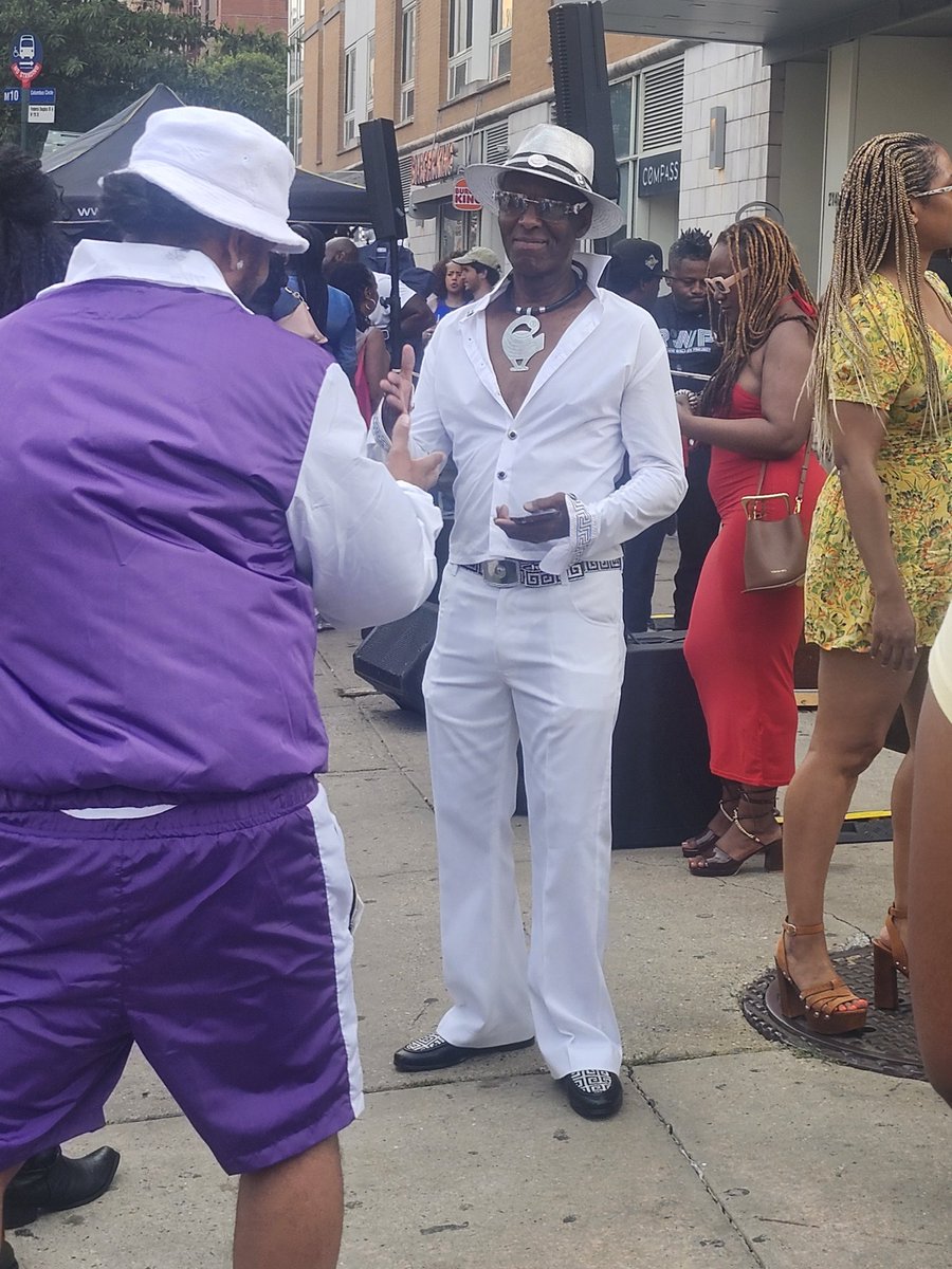 Out in these Harlem streets this evening....ran into legend Dapper Dan!