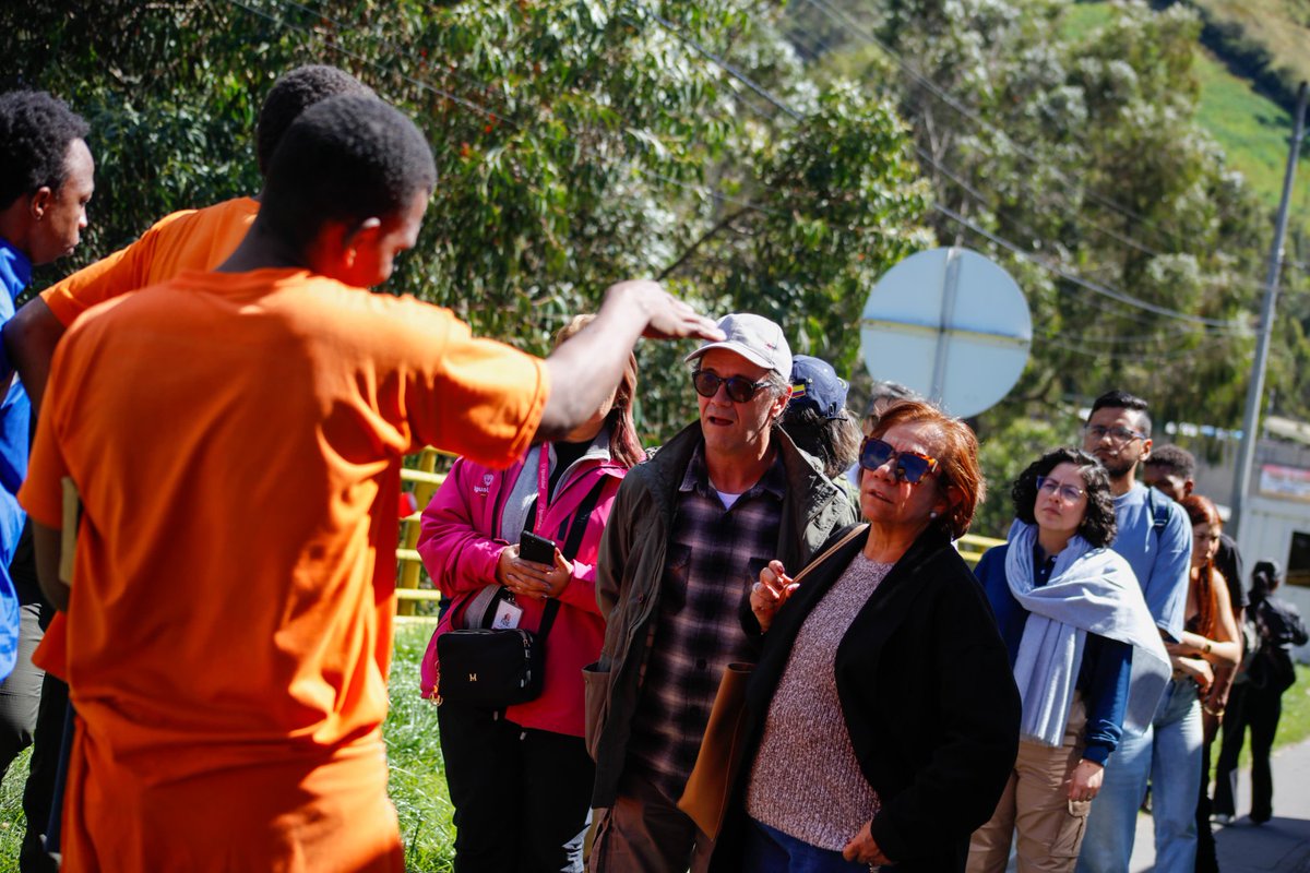 CancilleriaCol's tweet photo. #Atención | Colombia insistirá en el establecimiento de un protocolo para la deportación de los connacionales expulsados desde Ecuador.

La Ministra (e) Rosa Yolanda Villavicencio Mapy (@ryvillavicencio) reiteró la necesidad de acordar un protocolo con Ecuador que garantice un trato digno, conforme a la Ley 2136 de 2021. 🧵👇🏻

@petrogustavo @infopresidencia