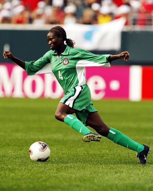 I really hate when people say Braided Oshoala is the best player to wear the Super Falcons Jersey.

Oversized Jersey Nkwocha was literally unplayable