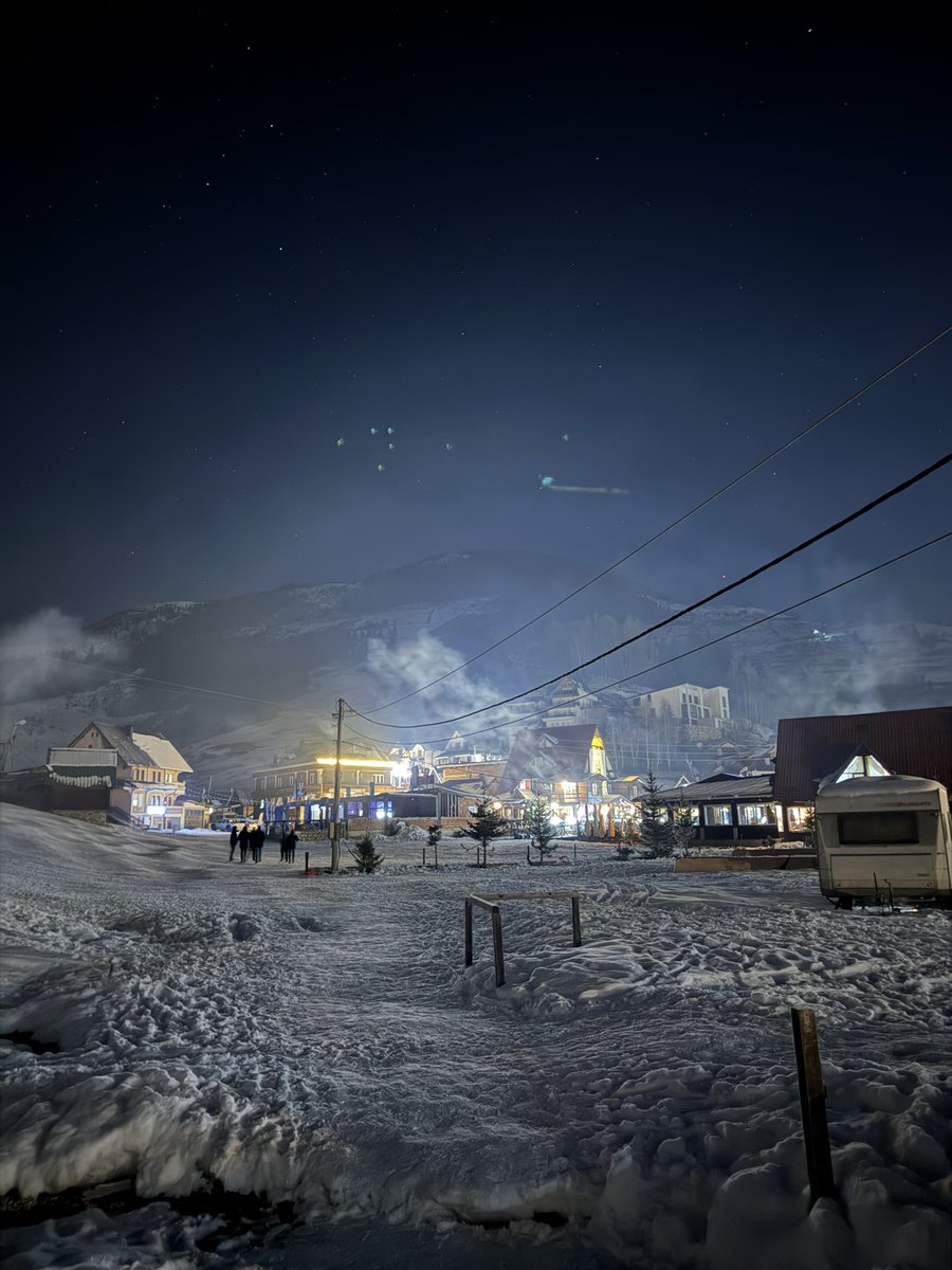 asvetsedikush's tweet image. I miss winter so much ❄️