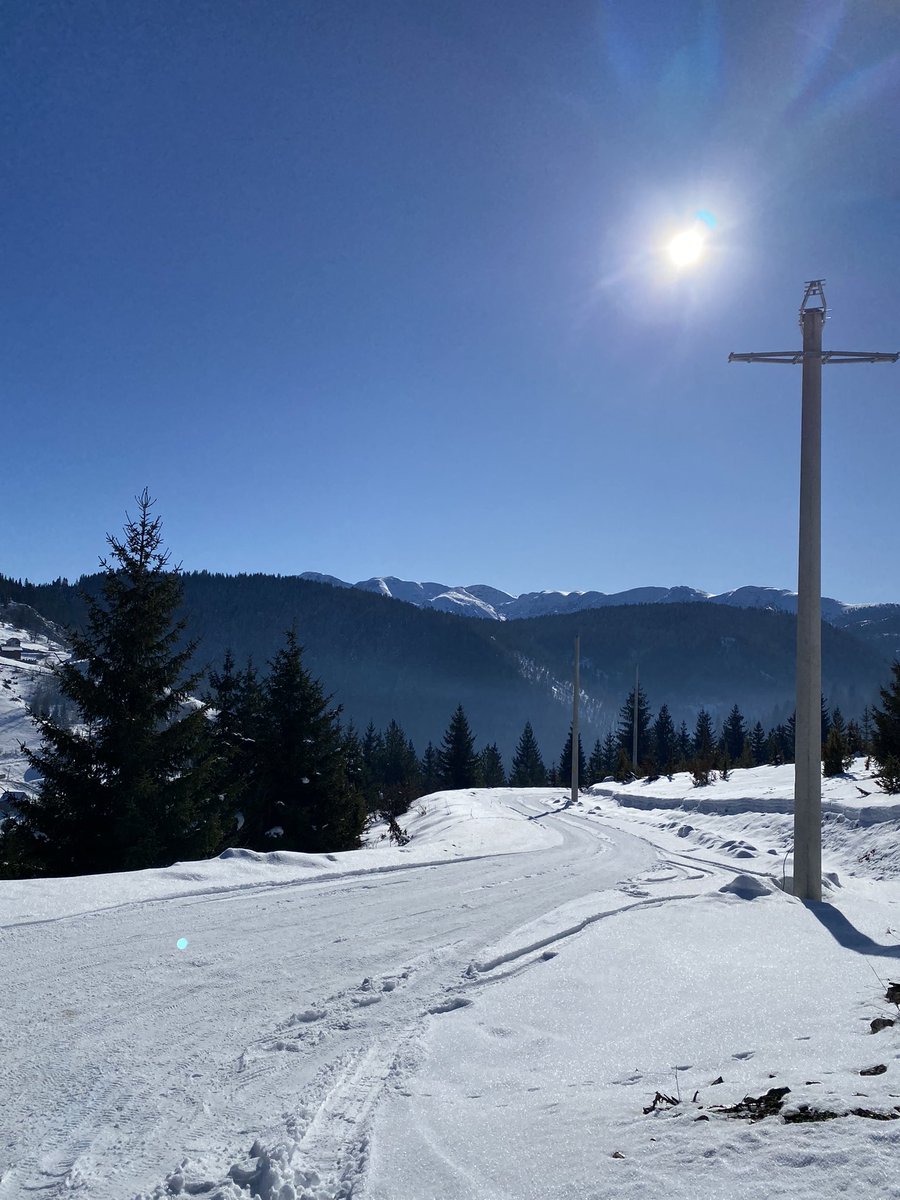asvetsedikush's tweet image. I miss winter so much ❄️