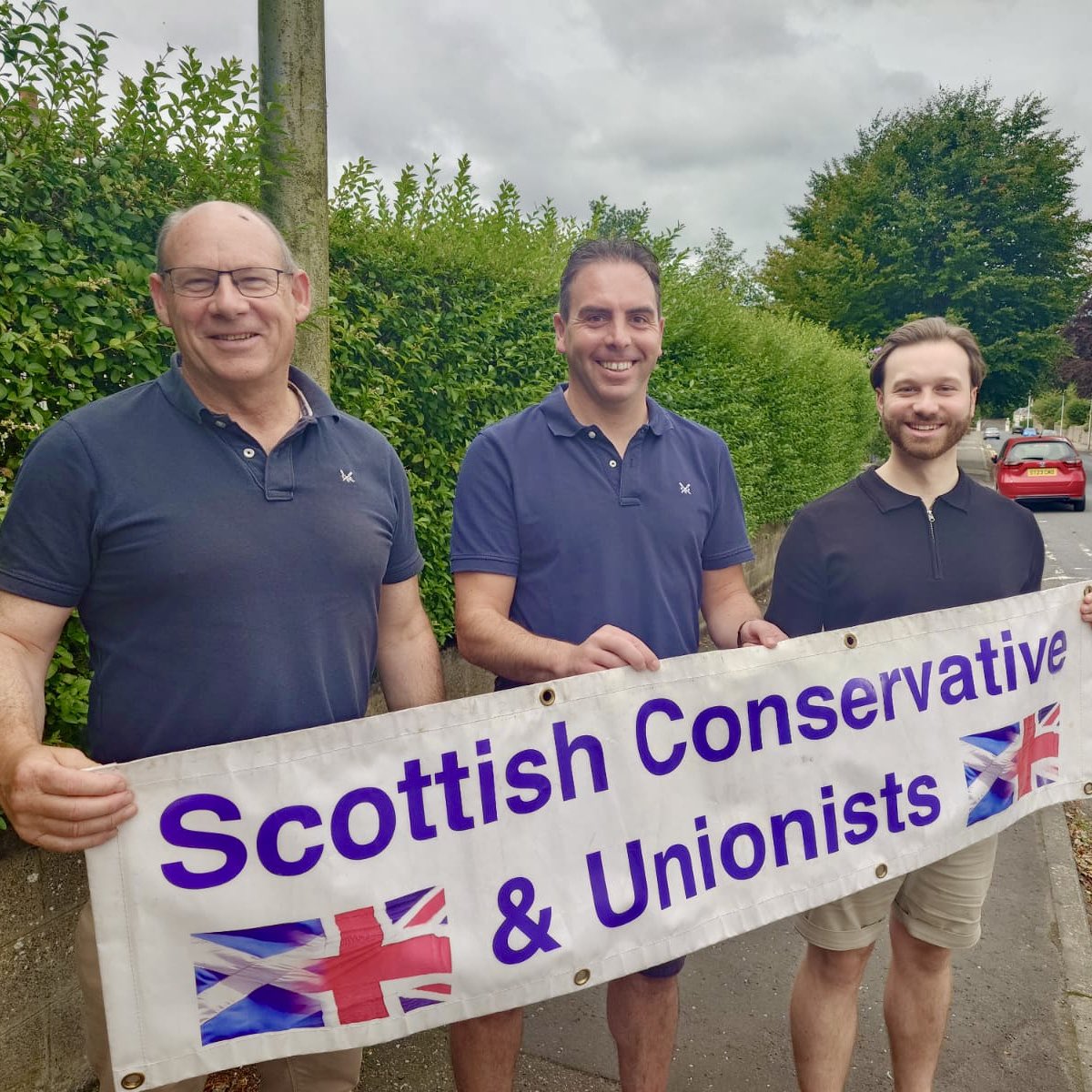 Out in the Ferry again today with the <a href="/ScotTories/">Scottish Conservatives</a> team - great to hear positive feedback from residents on our work tackling local issues.