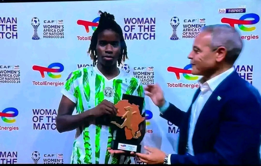 DailyObserverNG's tweet photo. Our National Girlfriend Esther Okoronkwo is the Woman of the Match! ⚽💪🏾
Let’s show her some love in the comments 👏💚
Congratulations, Queen! 👑🇳🇬
#EstherOkoronkwo #SuperFalcons #WAFCON2024 #WomanOfTheMatch #NaijaPride #DailyObserver https://t.co/f9bTYenXRd