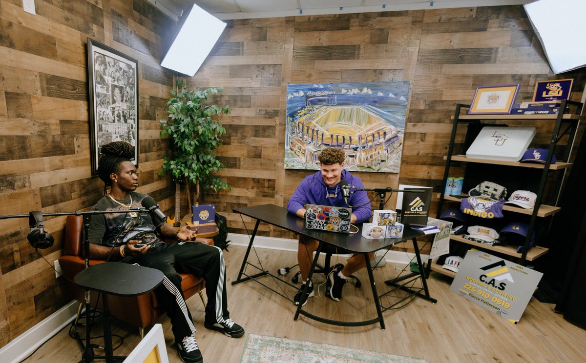 Tingle__Co's tweet image. Awesome sit-down with @_Keylan1k today🔥
Make sure to be TUNED IN Monday AM to hear from the Future Star #LSU LB.