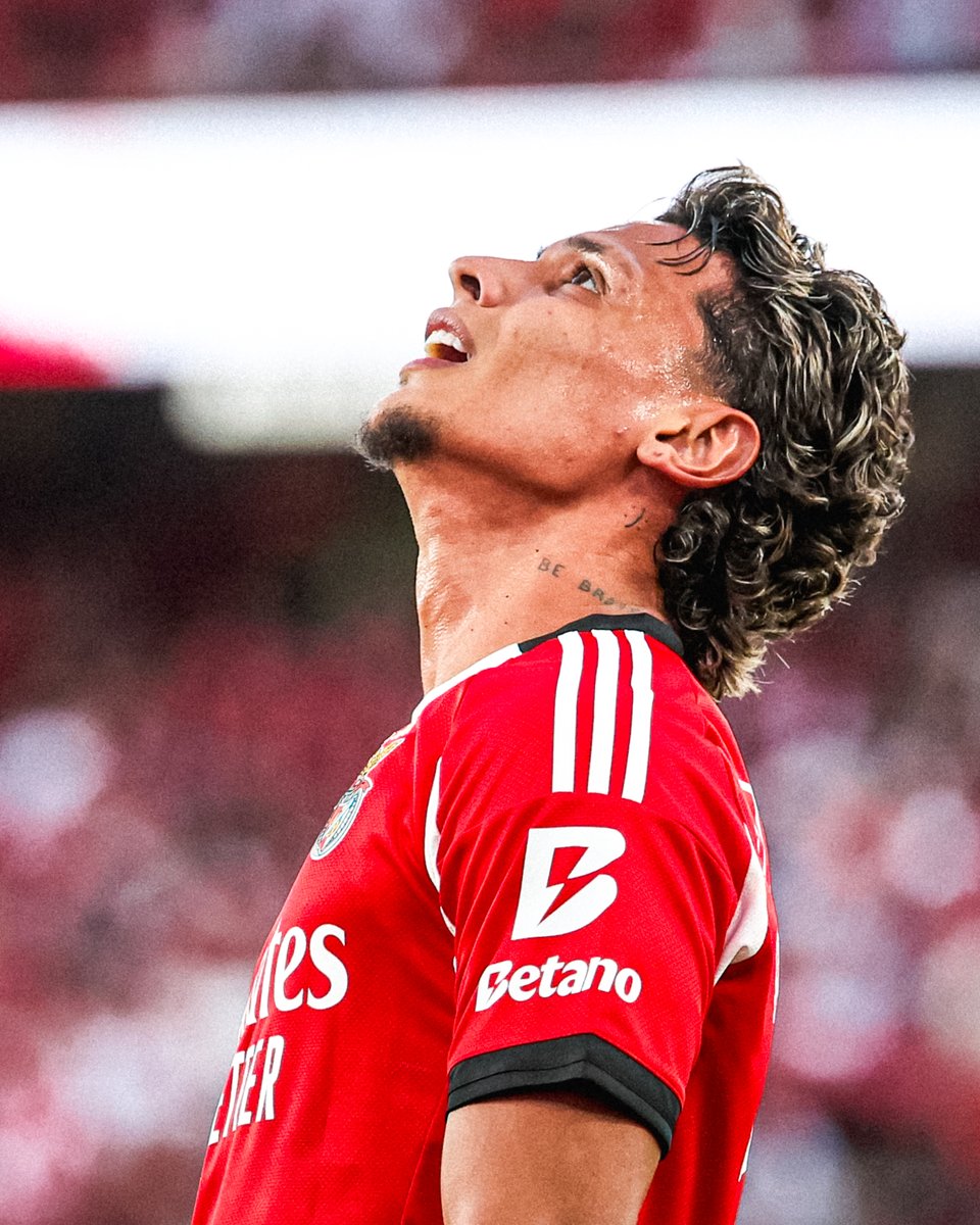 SLBenfica's tweet image. Be Brave.

#EusébioCup