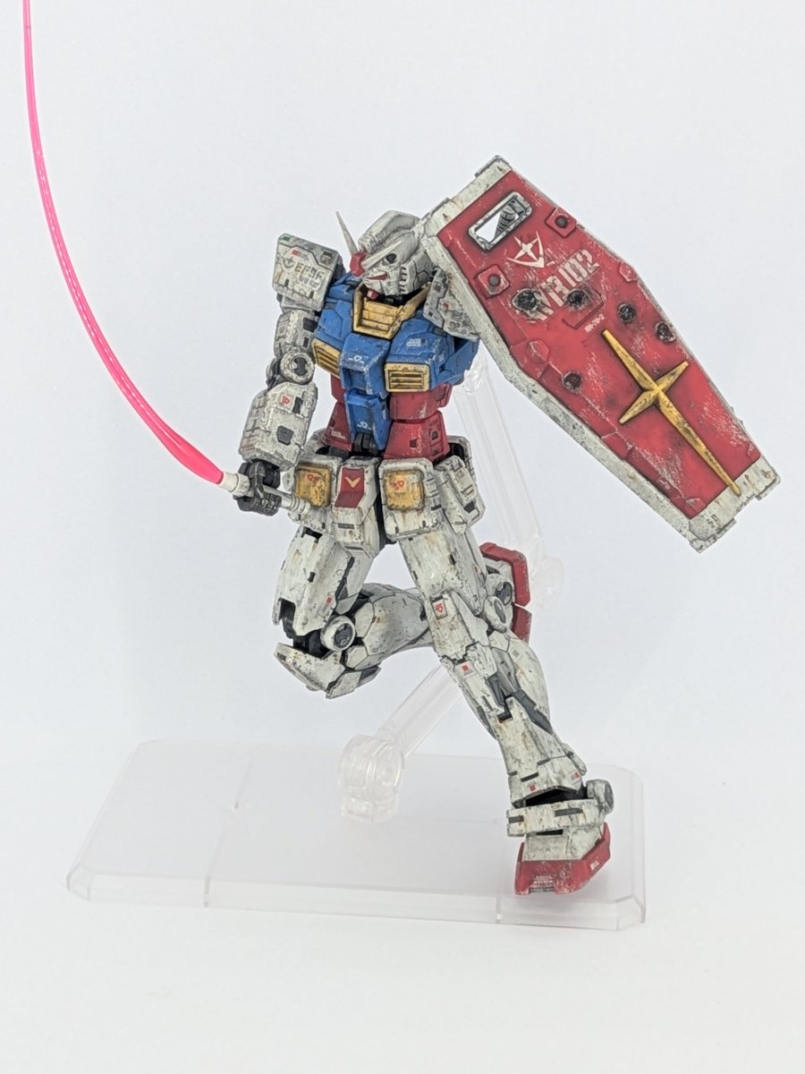 tomopo04's tweet image. RGガンダム2.0完成しました〜🥳
良キットすぎて楽しく作れました!
汚し具合と、ポージングと、撮り方もっと頑張りたいです……!😳
#ガンプラ好きと繋がりたい