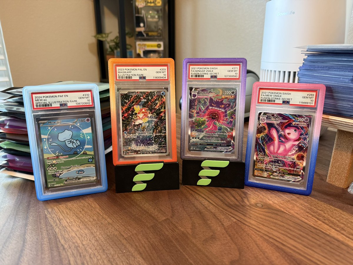 funkofinderz's tweet image. Added a touch of flair to my graded Pokémon collection, with Dragonscale for that extra style! Use code FINDERZ10 for 10% off your entire order—offer ends Sept 1! #Ad
👉 bit.ly/3UlpQzW