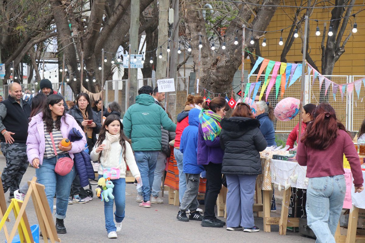 Esta tarde, en barrio Sarmiento, realizamos un nuevo festival de compras para disfrutar en comunidad y acompañar a los comercios locales #SanMiguel