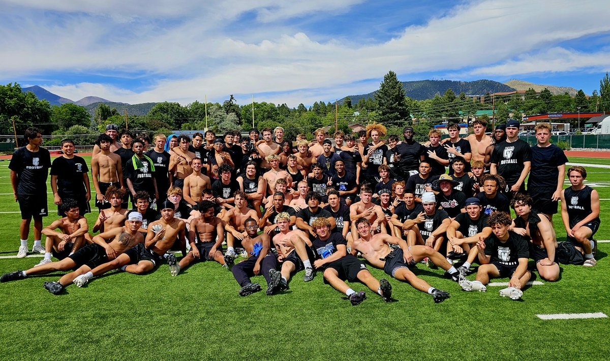 FBCOACHA's tweet image. We are so proud of these guys!!! Great camp, thank you to Flagstaff High School for hosting us again. Coach Clemente and their AD are admirable people. We appreciate you guys! Cannot wait to the season to start!!! #RTC
@CVjagsfootball